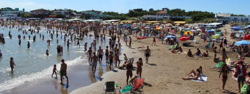 Destacan el movimiento turístico por el verano en Turismo. Noticia de Región Mar del Plata