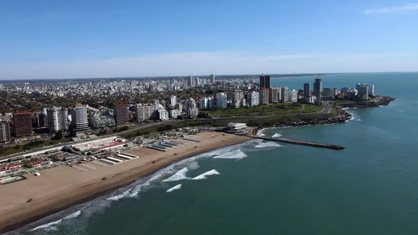Noticias de Turismo. Durante el fin de semana largo llegaron 144.395 turistas a Mar del Plata