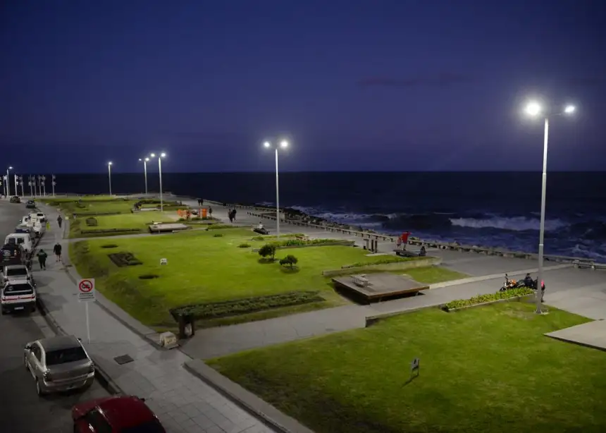 Noticias de Mar del Plata. El Paseo Punta Iglesias ya cuenta con iluminación LED