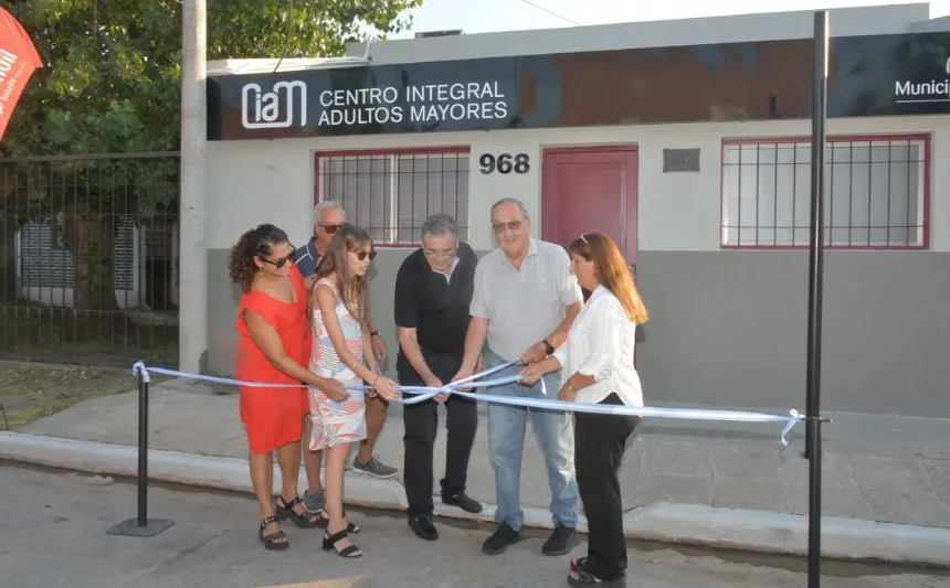 Inauguraron el Centro Integral para Adultos Mayores del Barrio Palermo en Tandil. Noticia de Región Mar del Plata