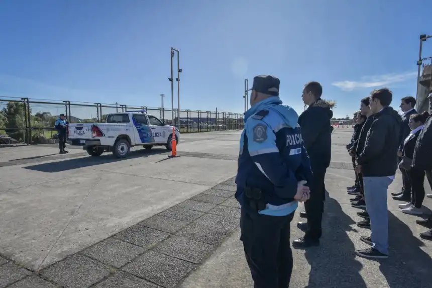 Noticias de Mar del Plata. Lanzan nuevas convocatorias para personal policial y choferes de patrulleros