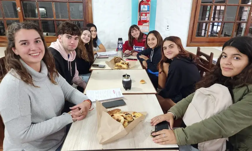 Noticias de Mar Chiquita. Más de 75 jóvenes de Mar Chiquita en el hotel del estudiante ubicado en Mar del Plata