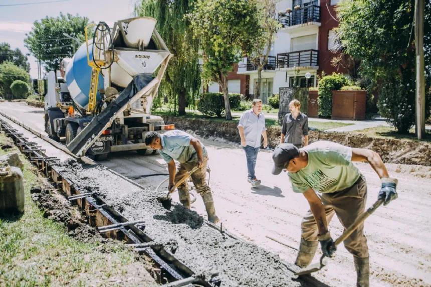 Obras de cordón cuneta en el barrio Zacagnini en General Pueyrredon. Noticia de Región Mar del Plata