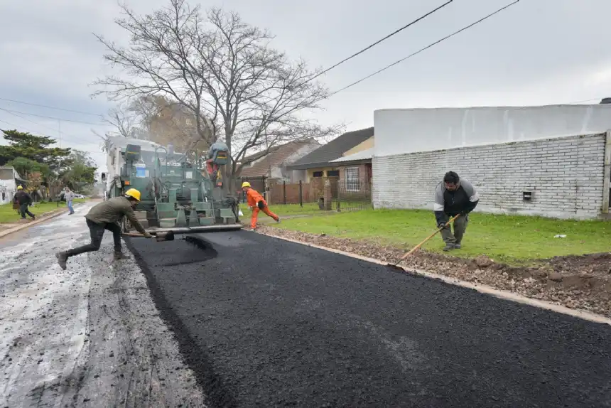 Noticias de Mar del Plata. Obras de pavimentación en el barrio Juramento