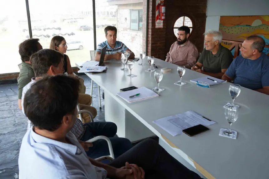 Rojas encabezó la comisión que solicitará la Emergencia Agropecuaria a Provincia en Necochea. Noticia de Región Mar del Plata
