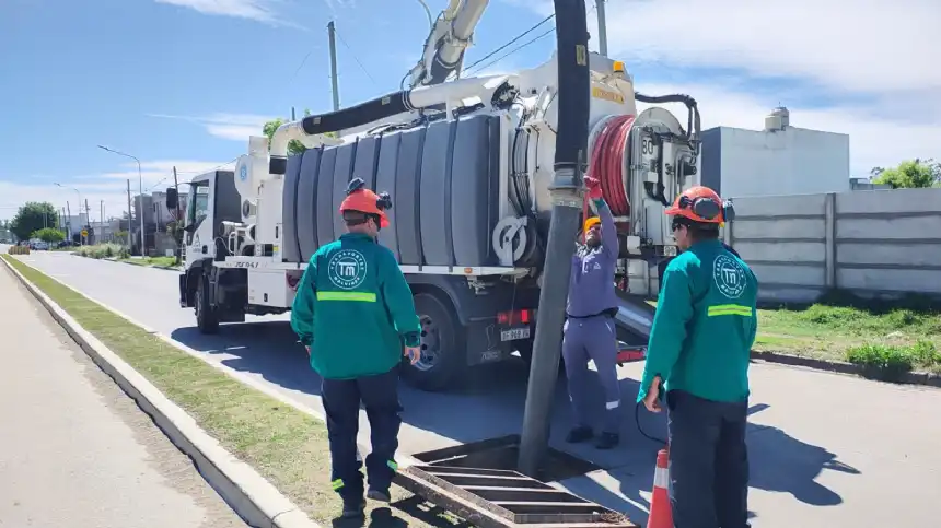 Noticias de Tandil. Comenzaron las obras de limpieza y desobstrucción del conducto pluvial de la avenida Actis