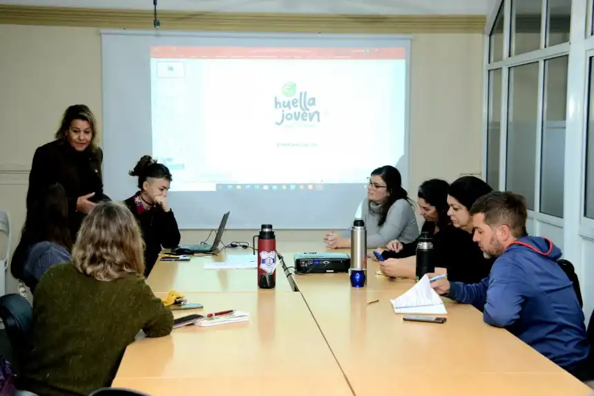 Noticias de Tandil. Evalúan proyectos para el programa Huella Joven