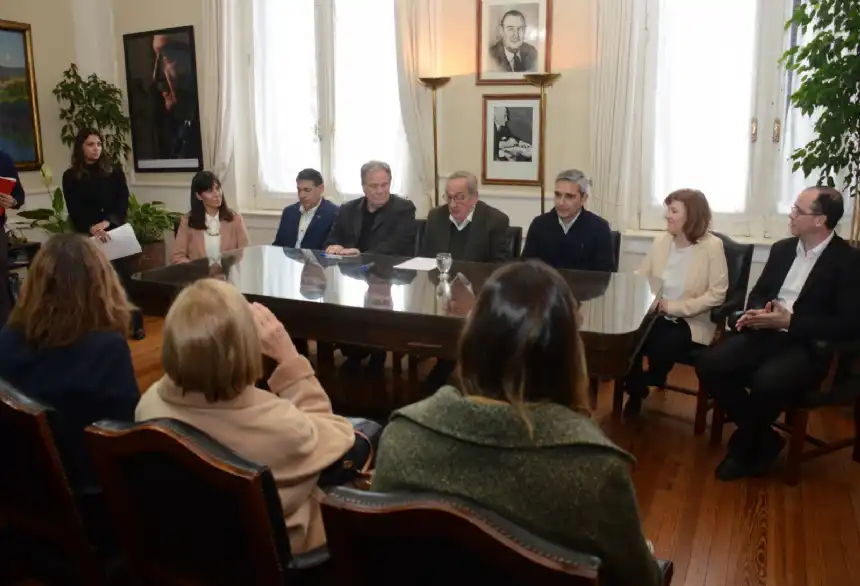 Noticias de Tandil. Lunghi puso en funciones a nuevos integrantes de su gobierno