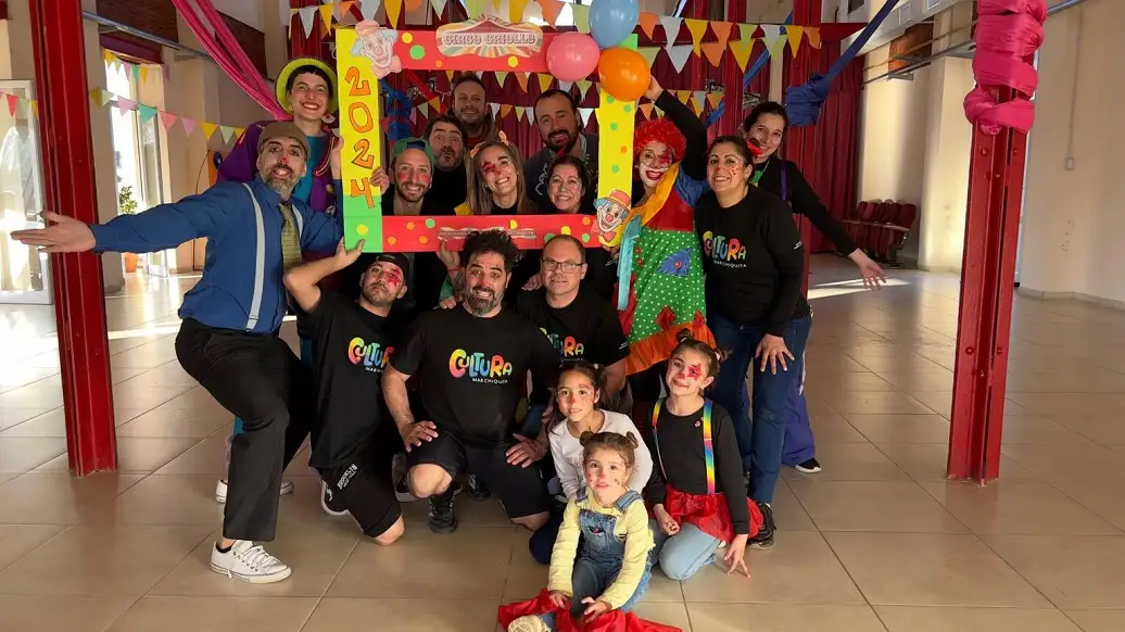 Noticias de Turismo. Más de 3500 niños disfrutaron del Circo Criollo en Mar Chiquita durante las vacaciones