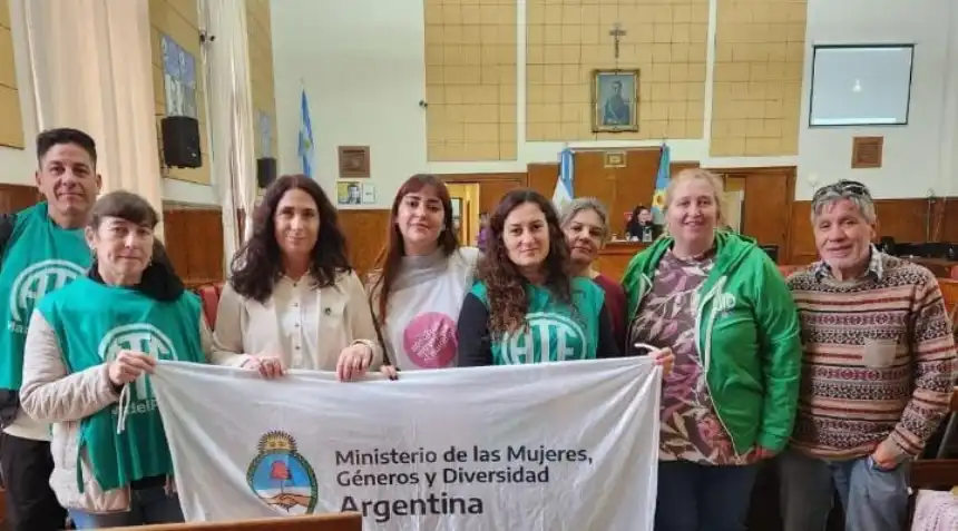 Noticias de Mar del Plata. Milei desguaza programas para contener la violencia de género mientras crecen los femicidios