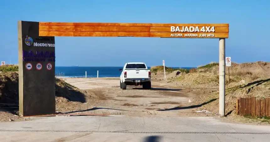 Noticias de Turismo. Nuevos pórticos para bajadas de vehículos 4x4 en Necochea