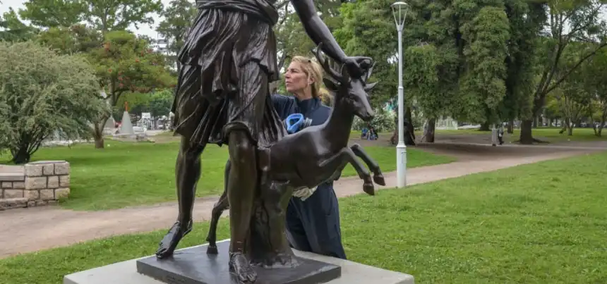 Noticias de Mar del Plata. Restauran monumentos históricos en Plaza Mitre