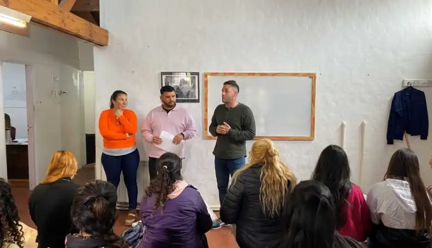 Noticias de Villa Gesell. Vecinos participaron de un taller contable en el Centro Comunitario