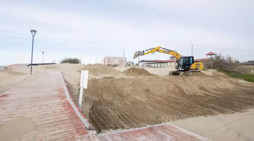 Noticias de Turismo. Villa Gesell avanza en el reacondicionamiento de accesos a playas