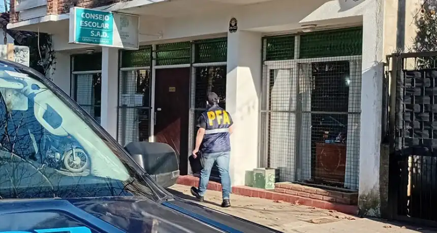 Noticias de Miramar. Allanamientos en General Alvarado por falsificación de documentos y agua contaminada en colegios Noticias de Miramar. Allanamientos en General Alvarado por falsificación de documentos y agua contaminada en colegios