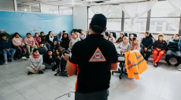General Pueyrredon. Alumnos de la Escuela Primaria 59 conocieron el trabajo de Defensa Civil en Mar del Plata