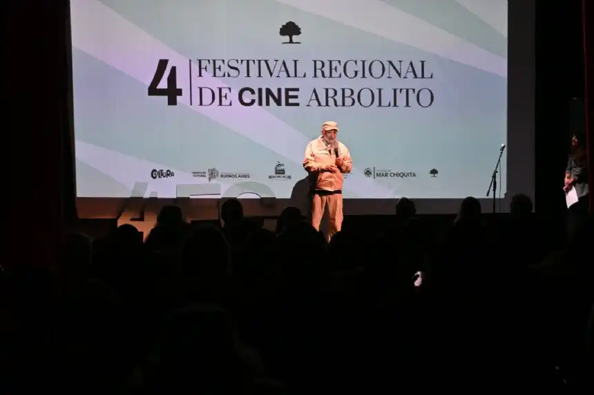 Noticias de Mar Chiquita. Arrancó el Festival Regional de Cine Arbolito en Mar Chiquita Noticias de Mar Chiquita. Arrancó el Festival Regional de Cine Arbolito en Mar Chiquita