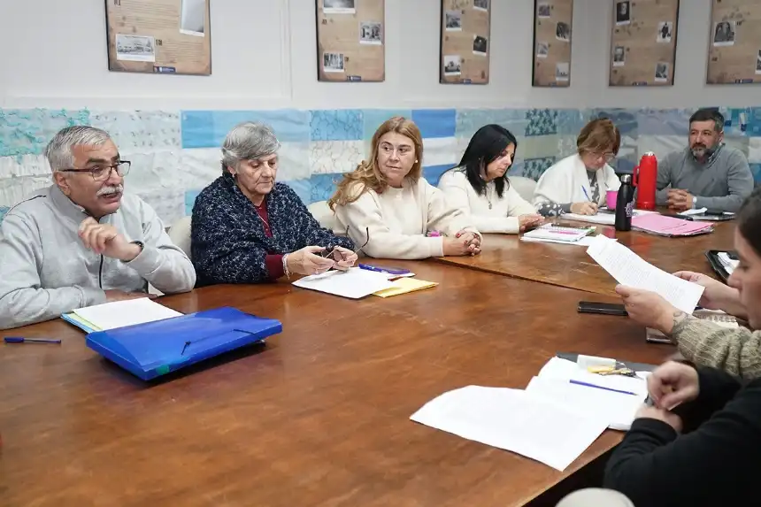 Noticias de Necochea. Avanza un plan de recambio y mantenimiento del alumbrado público Noticias de Necochea. Avanza un plan de recambio y mantenimiento del alumbrado público