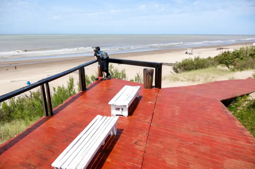 Noticias de Villa Gesell. Avanzan los trabajos de reacondicionamiento de la rambla Noticias de Villa Gesell. Avanzan los trabajos de reacondicionamiento de la rambla