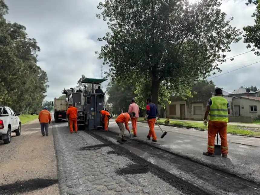 Noticias de Loberia. Bacheo en el acceso Eva Perón