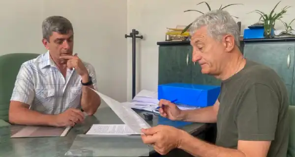 Villa Gesell. Barrera firmó el acuerdo por la repotenciación eléctrica en Gesell