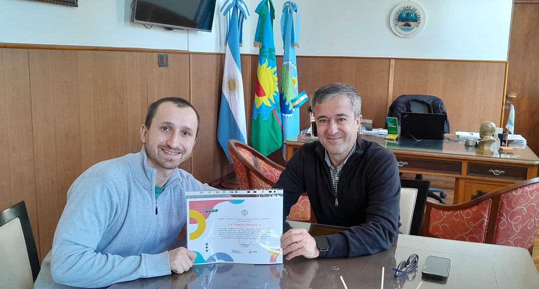 Noticias de Loberia. Camilo Cherenscio, el joven físico loberense que fue reconocido por su excelencia científica Noticias de Loberia. Camilo Cherenscio, el joven físico loberense que fue reconocido por su excelencia científica
