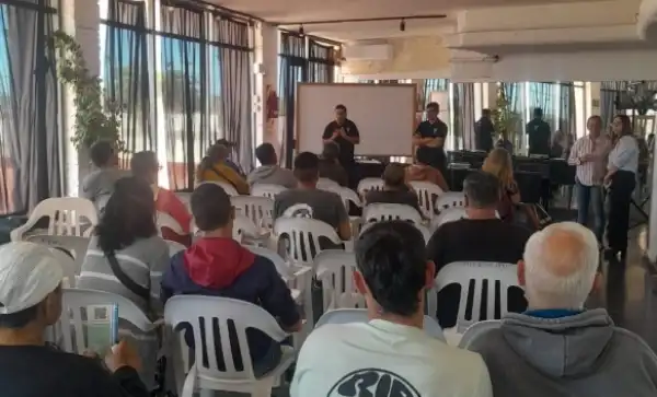 Turismo. Comenzó en Villa Gesell el curso de información turística para choferes