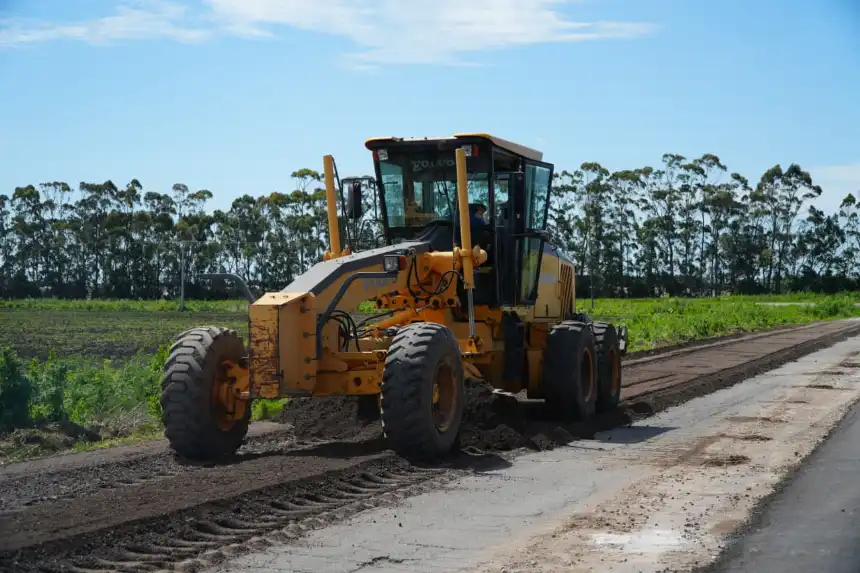 Noticias de Mar del Plata. Comenzó la repavimentación en el Camino San Francisco de Batán Noticias de Mar del Plata. Comenzó la repavimentación en el Camino San Francisco de Batán