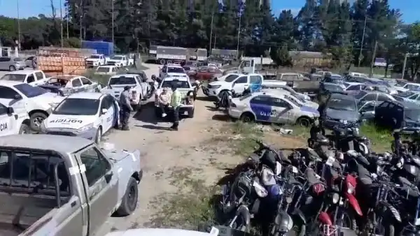 Balcarce. Compactación de vehículos secuestrados Balcarce. Compactación de vehículos secuestrados