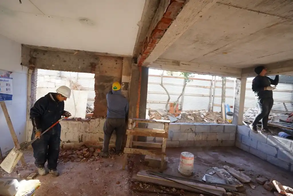 Noticias de Villa Gesell. Con un avance del 45% avanzan las reformas en el hospital municipal