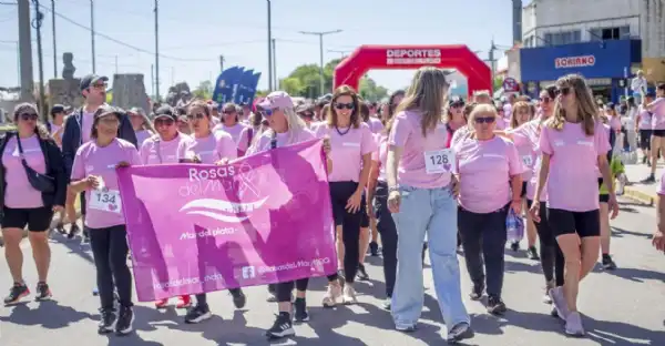 General Pueyrredon. Concientización y movimiento en Batán: caminata por el cáncer de mama