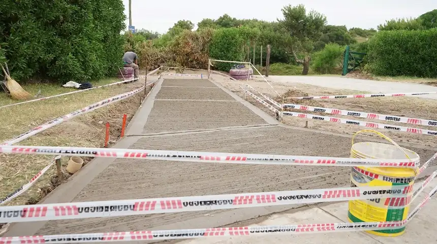 Noticias de Necochea. Construyen nuevas bajadas inclusivas en Necochea y Quequén