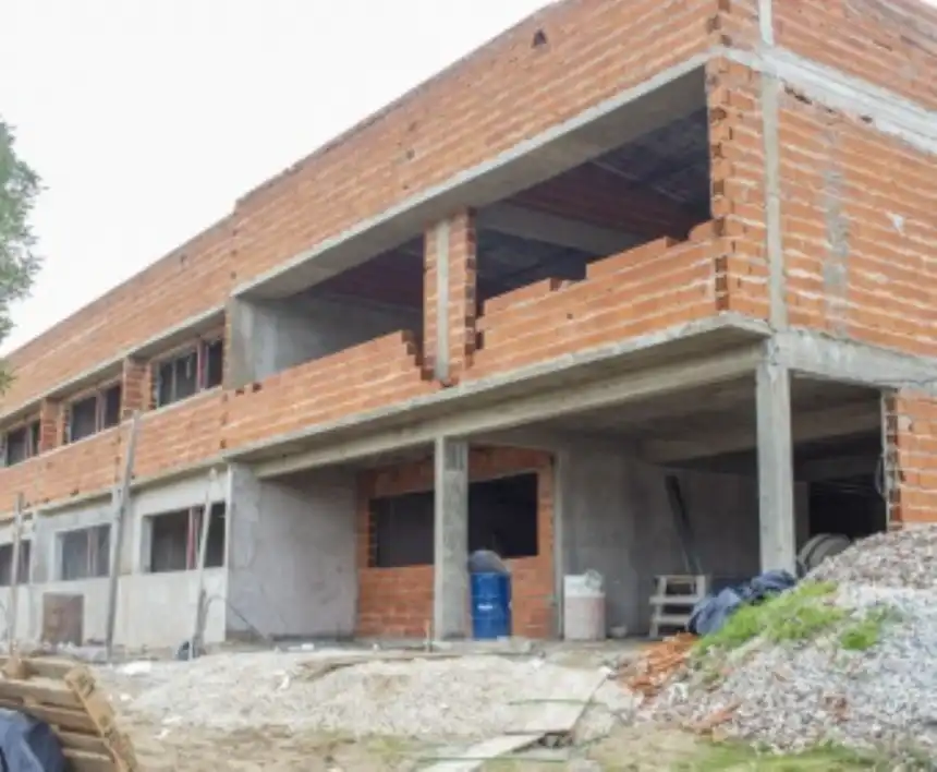Noticias de Villa Gesell. Continúa la construcción del nuevo edificio para la EES 5 Noticias de Villa Gesell. Continúa la construcción del nuevo edificio para la EES 5