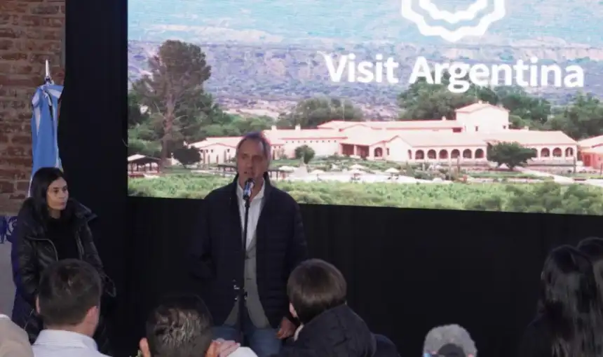 Noticias de Turismo. Daniel Scioli destacó la estrategia del Gobierno para atraer turistas mediante desregulación y alianzas Noticias de Turismo. Daniel Scioli destacó la estrategia del Gobierno para atraer turistas mediante desregulación y alianzas