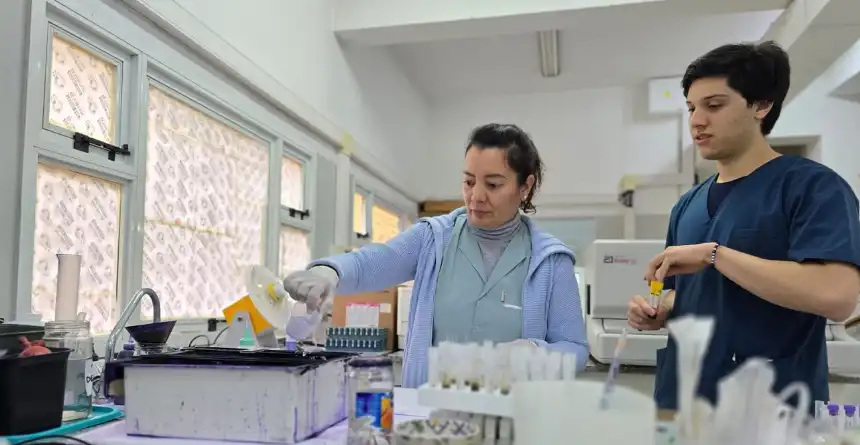 Noticias de Tandil. El laboratorio del SISP destaca su rol clave en el Día del Bioquímico