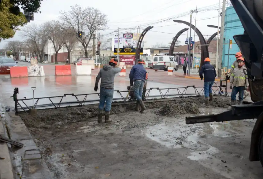 Noticias de Tandil. El Municipio continúa con las obras de infraestructura vial Noticias de Tandil. El Municipio continúa con las obras de infraestructura vial