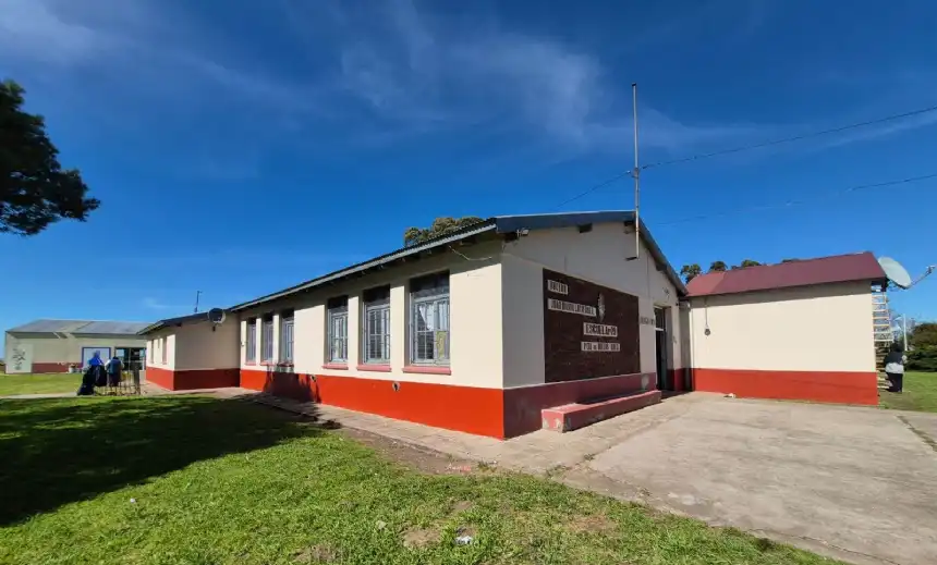 Noticias de Loberia. El municipio de Lobería finalizó obras de mejora en tres escuelas del paraje Las Toscas