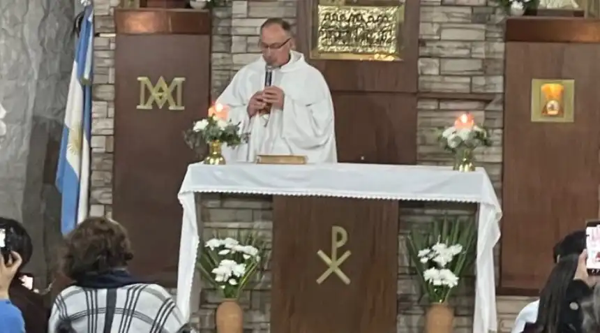 Noticias de Miramar. El padre Luis Albóniga asumió como párroco en San Andrés de Miramar Noticias de Miramar. El padre Luis Albóniga asumió como párroco en San Andrés de Miramar