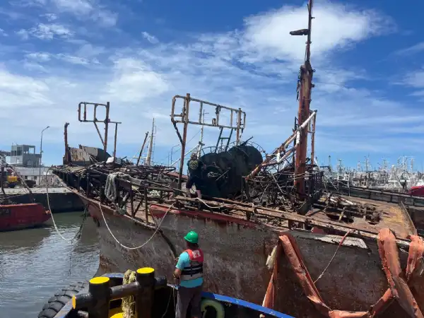 General Pueyrredon. El Puerto de Mar del Plata recupera 1400 metros de amarre con desguaces