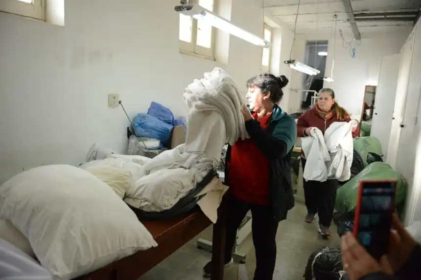 Noticias de Tandil. El SISP recibió importante donación de ropa blanca de Fundación Faro Verde