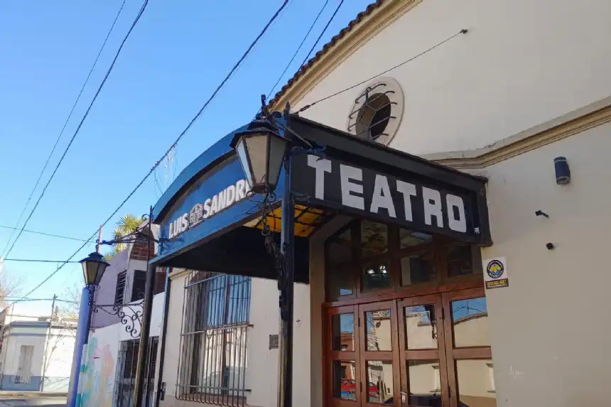 Noticias de Necochea. El teatro municipal en modo vacaciones con funciones gratuitas