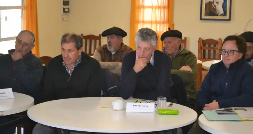 Noticias de Agro y Negocios. General Lavalle mostró un modelo exitoso de mantenimiento vial y gestión hídrica Noticias de Agro y Negocios. General Lavalle mostró un modelo exitoso de mantenimiento vial y gestión hídrica