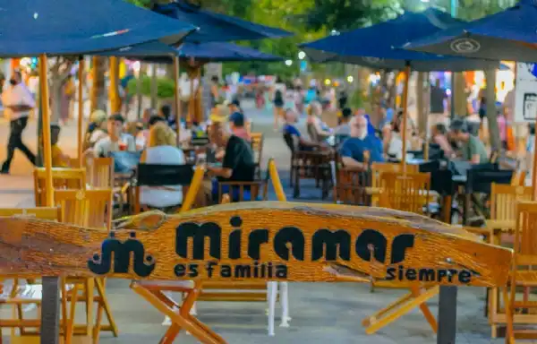 Turismo. Habilitan la peatonal de Miramar para el fin de semana turístico