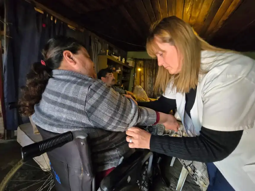 Noticias de Tandil. Jornada de concientización en la explanada del Hospital Santamarina Noticias de Tandil. Jornada de concientización en la explanada del Hospital Santamarina
