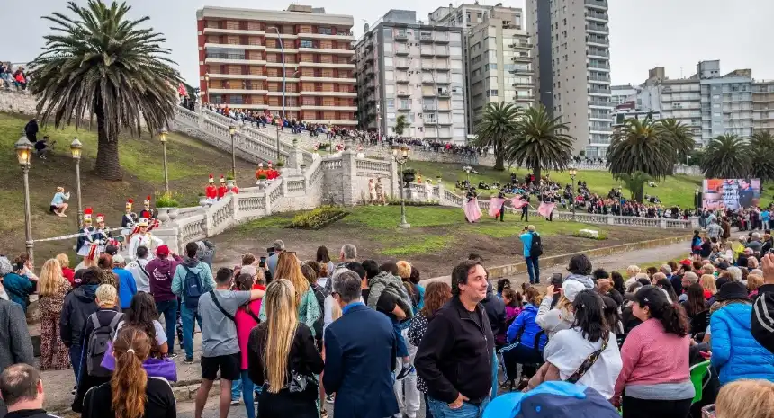 Noticias de Mar del Plata. La Escalera Imperial vuelve a brillar tras una puesta en valor en Mar del Plata