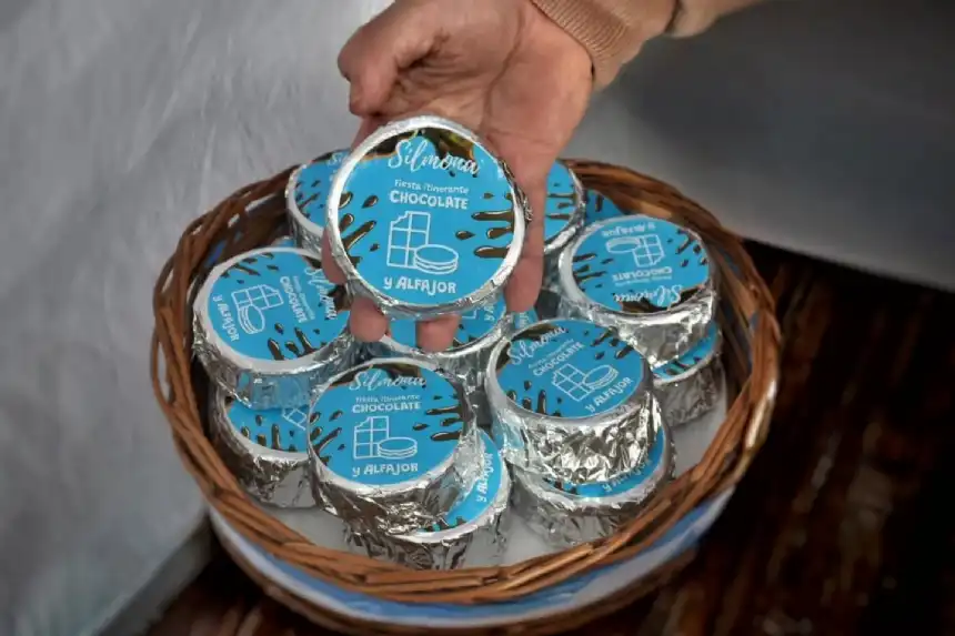 Noticias de Mar Chiquita. La Fiesta del Chocolate y el Alfajor endulzó el finde largo en Atlántida Noticias de Mar Chiquita. La Fiesta del Chocolate y el Alfajor endulzó el finde largo en Atlántida