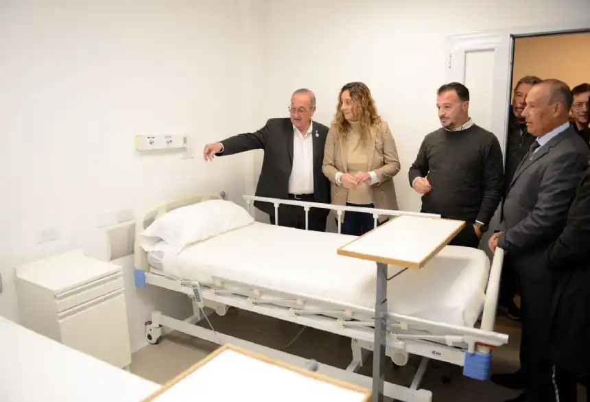 Noticias de Tandil. Lunghi destacó la reapertura de la sala de Ortopedia y Traumatología del Hospital Santamarina Noticias de Tandil. Lunghi destacó la reapertura de la sala de Ortopedia y Traumatología del Hospital Santamarina