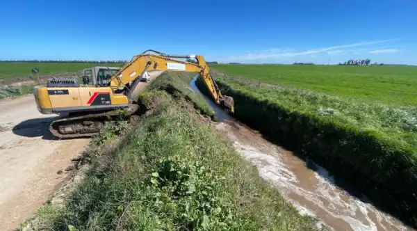 Necochea. Mantienen en funcionamiento más de 400 kilómetros de canales en todo el distrito