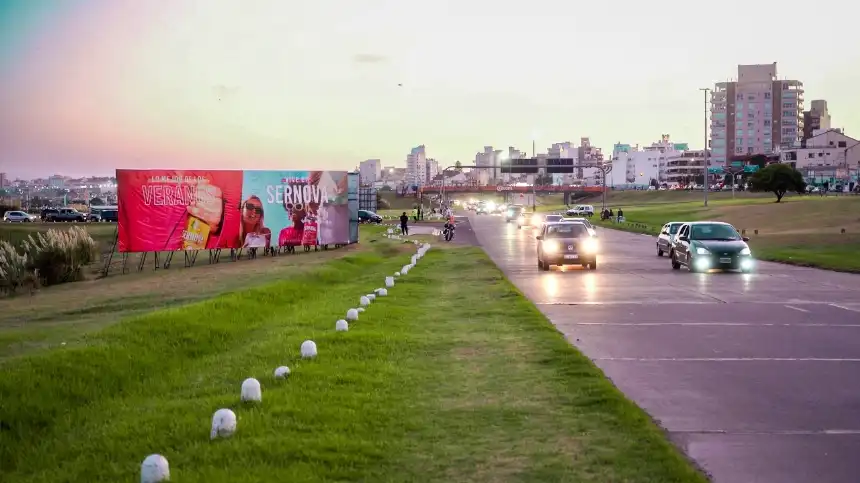 Noticias de Mar del Plata. Mar del Plata refuerza los controles y permisos de publicidad en vía pública