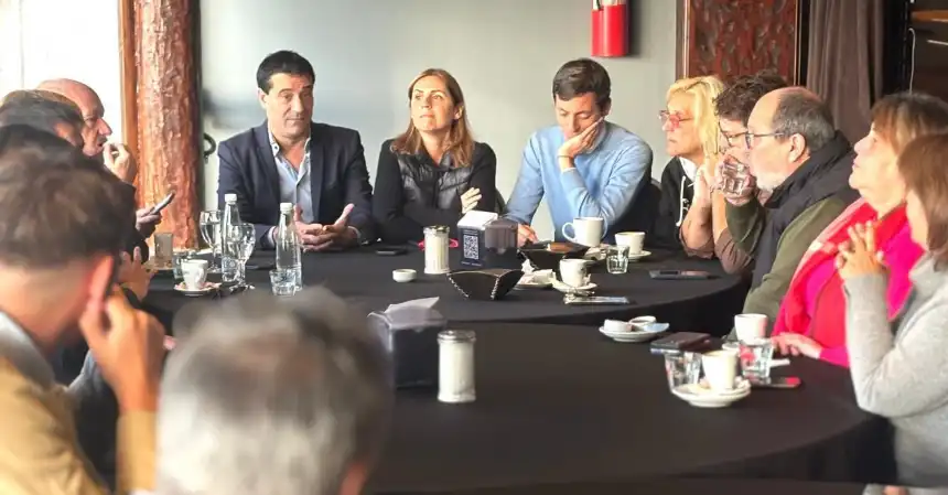 Noticias de Mar del Plata. Maximiliano Abad mantuvo un encuentro por IOMA y Punta Mogotes Noticias de Mar del Plata. Maximiliano Abad mantuvo un encuentro por IOMA y Punta Mogotes